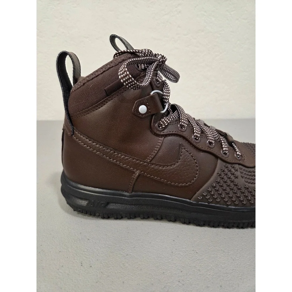 Nike mens brown